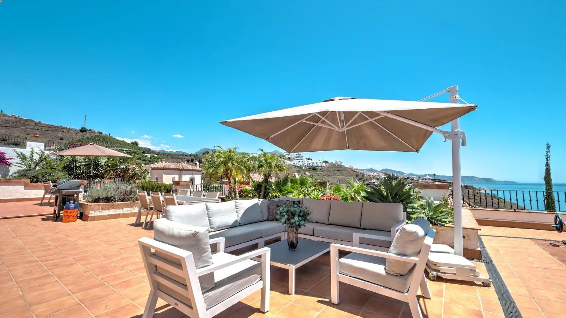 Luxury Villa With Private Pool And 7 Bedrooms Torrox España